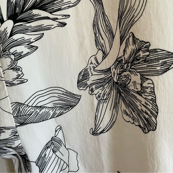 Soft surroundings woman's ankle pullon pant LPetite floral stretch tummy control - Picture 9 of 10